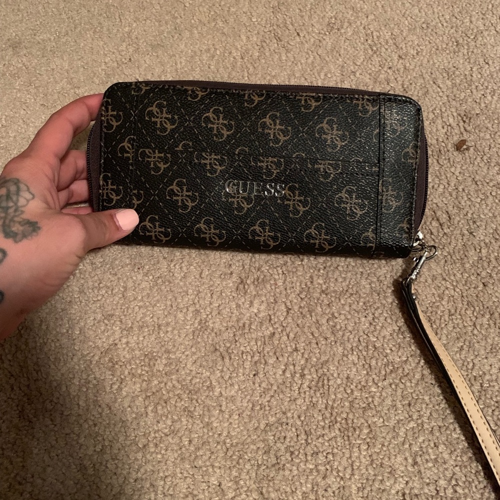 Wallet/wristlet